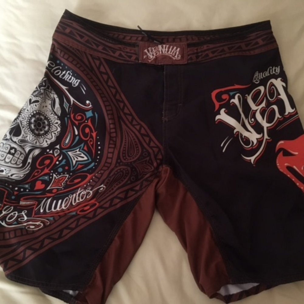 Mens XXL Venum MMA shorts